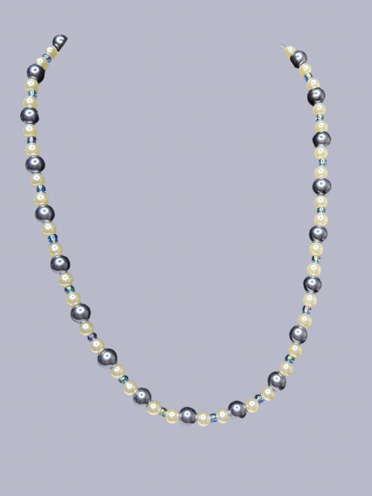 Elegant Navy and Pearl Necklace